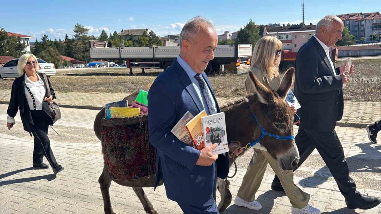 ALMANYA’DA ÇALIŞIRKEN ÇOCUKLUK HAYALİNİN PEŞİNE DÜŞEN 63 YAŞINDAKİ ERSİN BİLGE, EŞEĞİ KARAKAÇAN’LA...