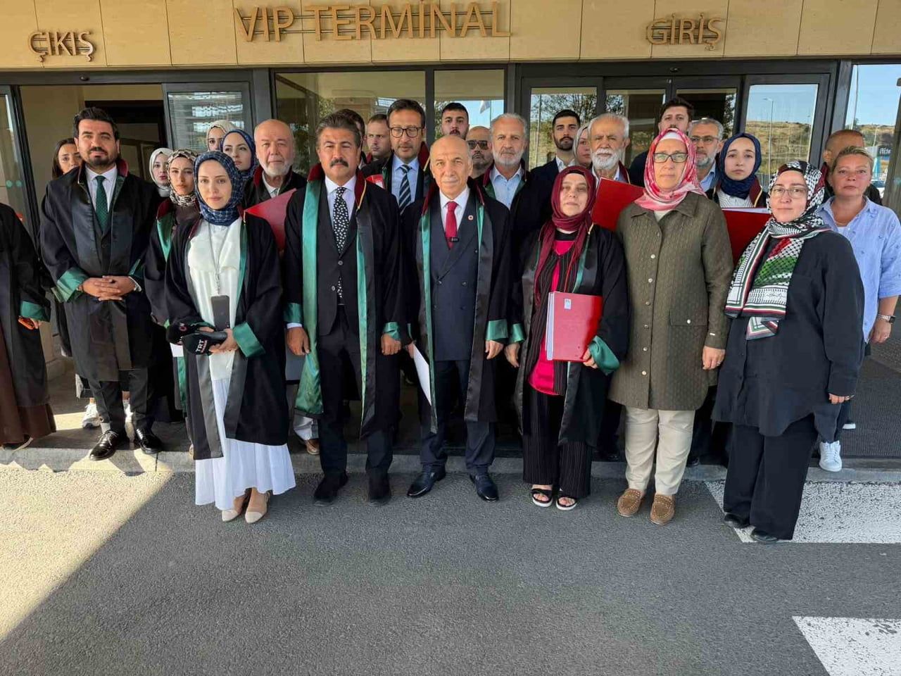 İSTANBUL 2 NOLU BAROSU’NDAN BİR HEYET, GAZZE’DE "SAVAŞ" VE "SOYKIRIM SUÇU" İŞLEYEN İSRAİL’İN...