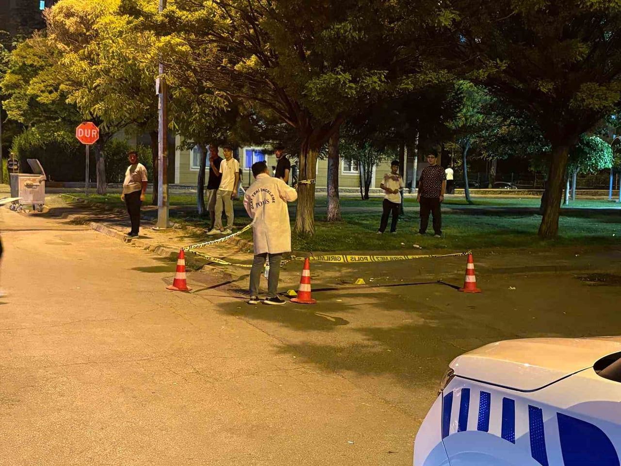 KAYSERİ’NİN MELİKGAZİ İLÇESİNDE İDDİAYA GÖRE ‘KIZ MESELESİ’ YÜZÜNDEN ÇIKAN BIÇAKLI KAVGADA 2 KİŞİ...