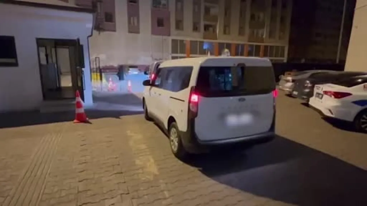 9 ilde 21 aranma kaydıyla aranan firari şahıs Kayseri'de yakalandı