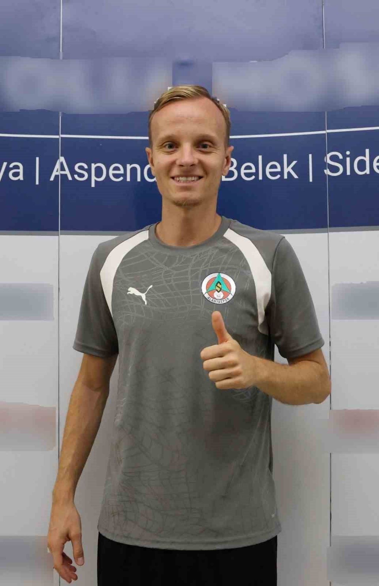 CORENDON ALANYASPOR'DA YENİ SEZON HAZIRLIKLARI ÖNCESİNDE TEKNİK HEYET, İDARİ KADRO VE FUTBOLCULAR...