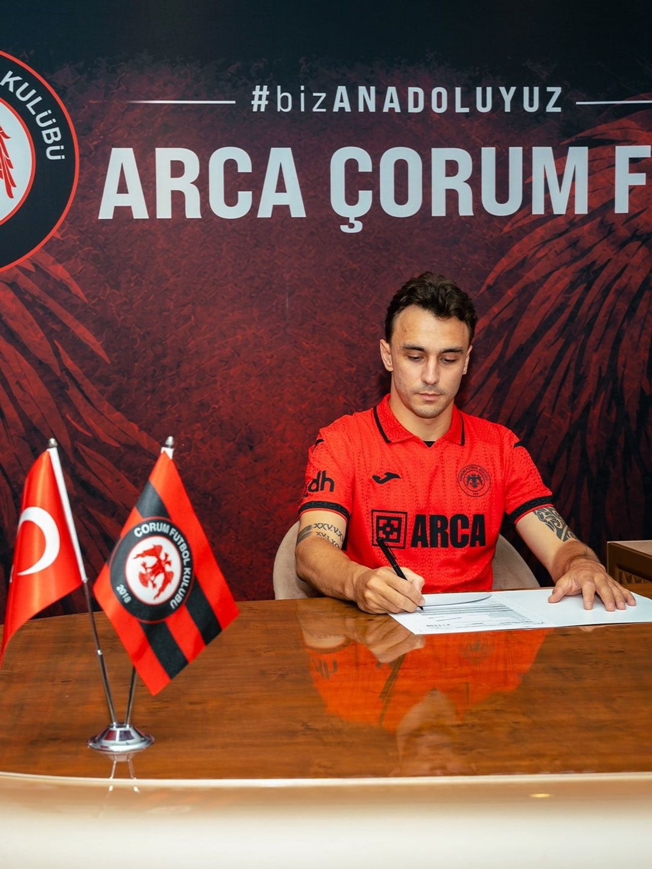 ÇORUM FK, BEŞİKTAŞ İLE YOLLARI AYRILAN GÖKHAN SAZDAĞI'NI TRANSFER ETTİ.