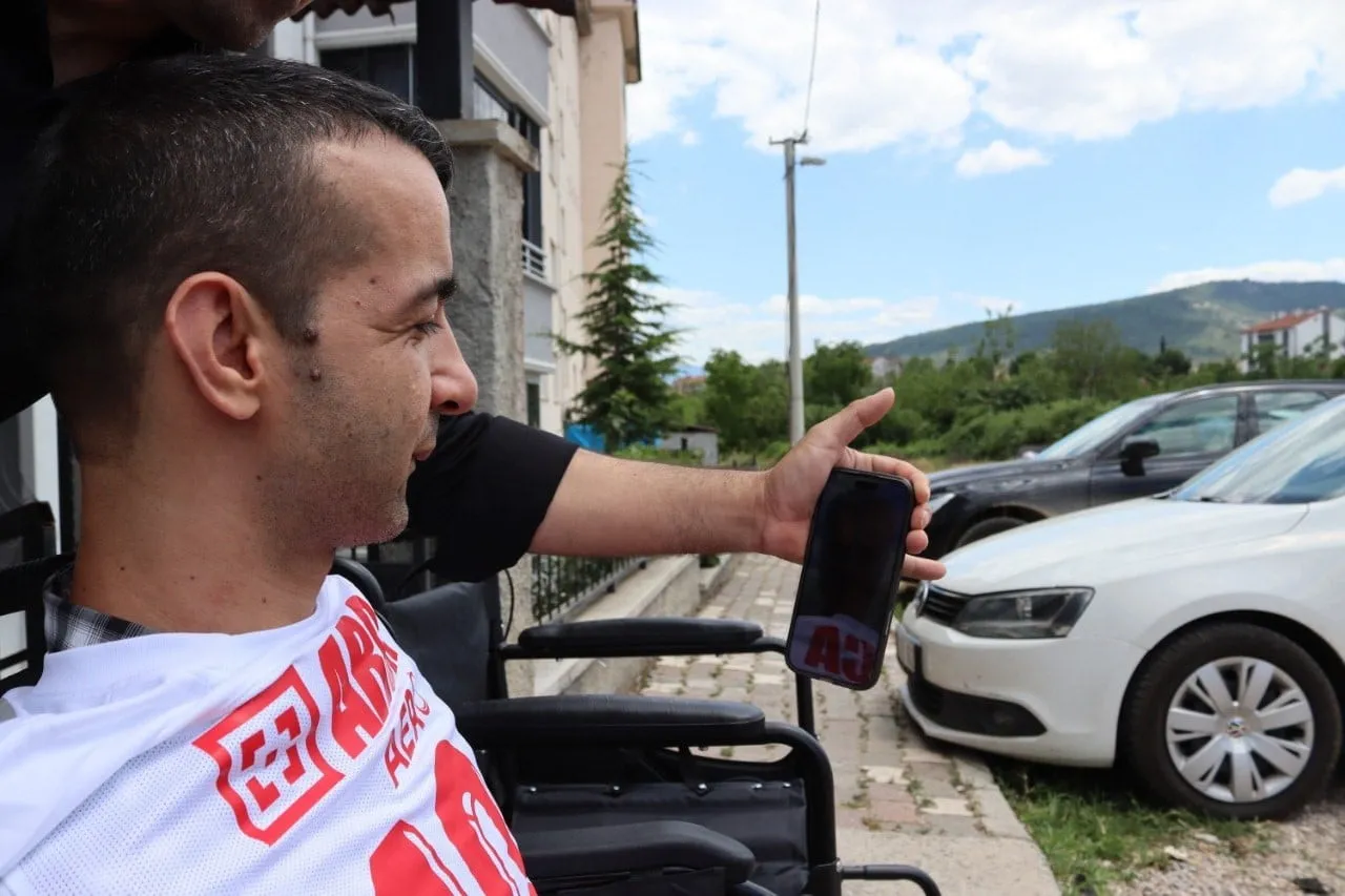 ÇORUM FK KAPTANI YUSUF ERDOĞAN TARAFINDAN ÇORUM'UN OSMANCIK İLÇESİNDE DOĞUŞTAN KOLU VE AYAĞI...