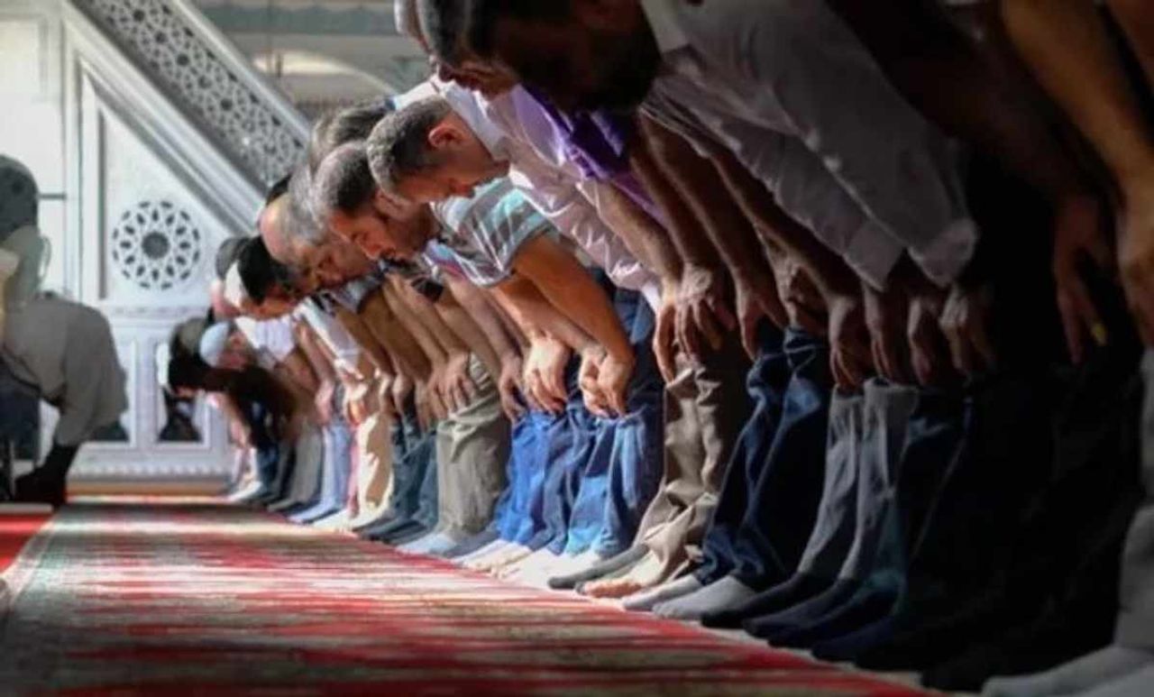 Cuma selası saat kaçta okunur