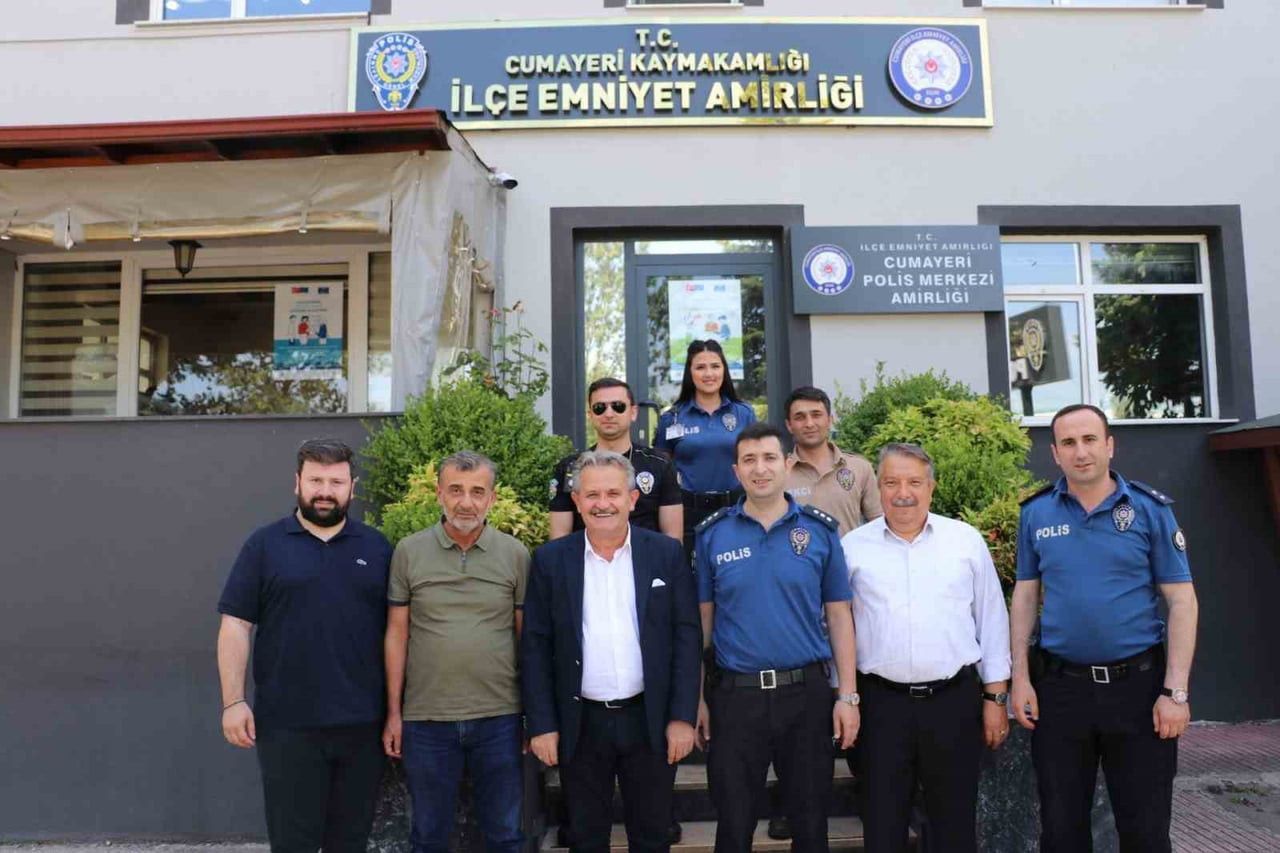 CUMAYERİ BELEDİYE BAŞKANI MUSTAFA KOLOĞLU, İLÇEDE GÖREVE YENİ BAŞLAYAN İLÇE EMNİYET AMİRİ...