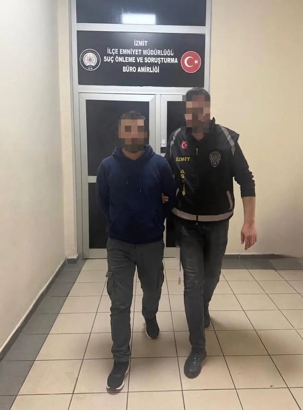 KOCAELİ’DE KENDİSİNİ POLİS OLARAK TANITIP 3,5 MİLYON LİRA DOLANDIRAN ŞÜPHELİ, PARANIN GÖNDERİLDİĞİ...
