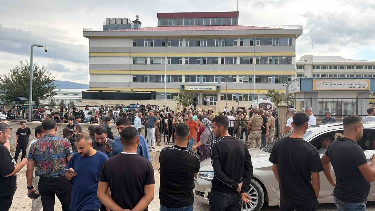 OLAY, MERKEZ ÇARDAK KÖYÜNDEKİ FARABİ ANADOLU LİSESİ'NDE YAŞANDI