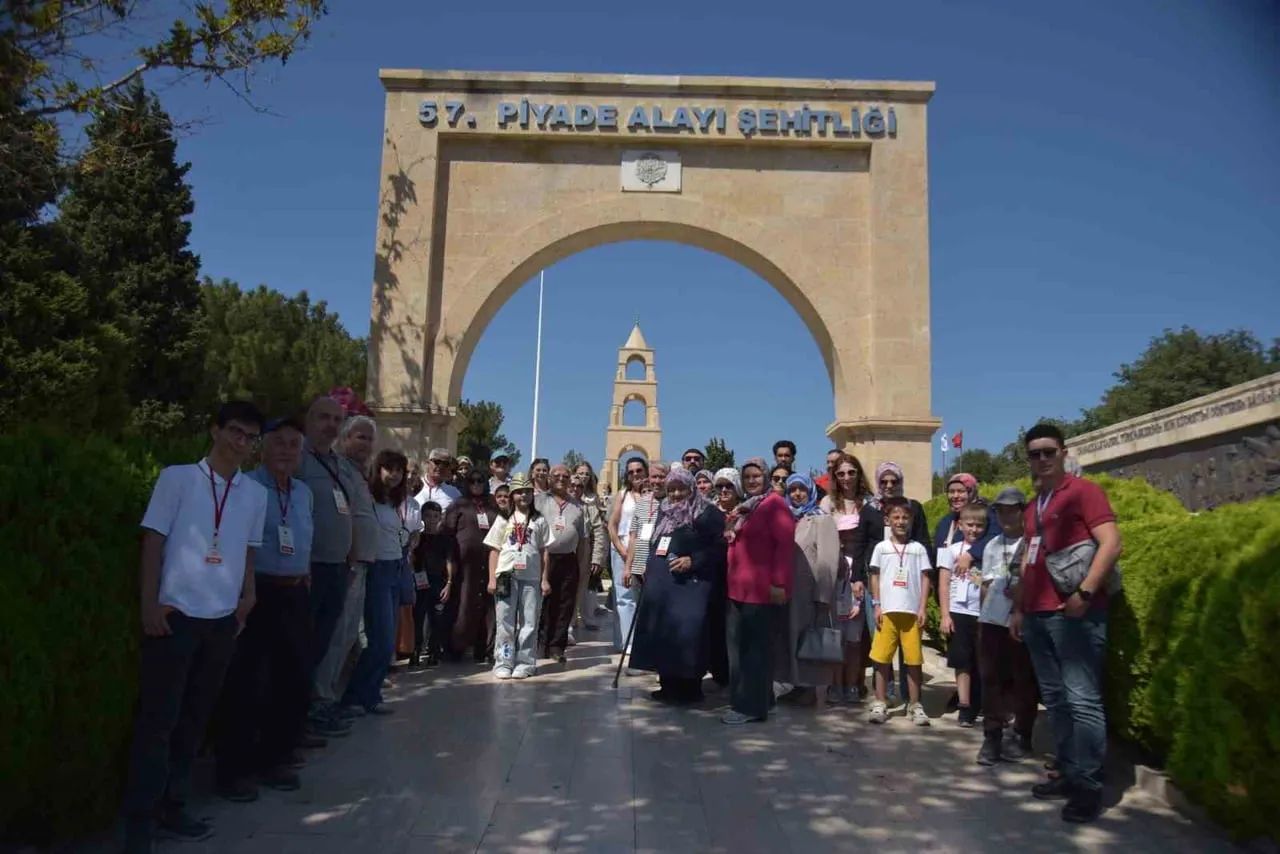YÜZLERCE BİLECİKLİ ÇANAKKALE GEZİSİNDE BULUŞTU