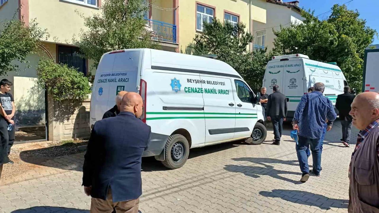 KONYA’NIN HÜYÜK İLÇESİNDE MEYDANA GELEN FECİ TRAFİK KAZASINDA HAYATINI KAYBEDEN OSMAN, EŞİ FATMA...