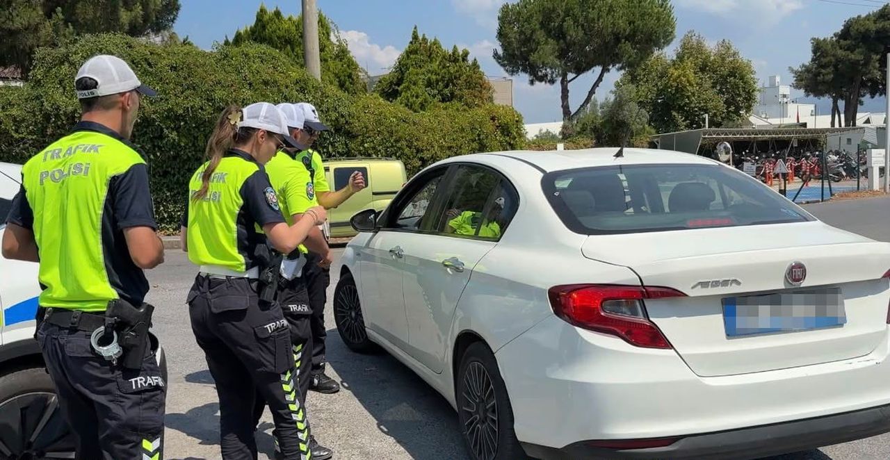 BURSA-MUDANYA YOLUNDA GERÇEKLEŞTİRİLEN DENETİMDE 16 ARAÇ KONTROL EDİLİRKEN, KORSAN TAŞIMACILIK...