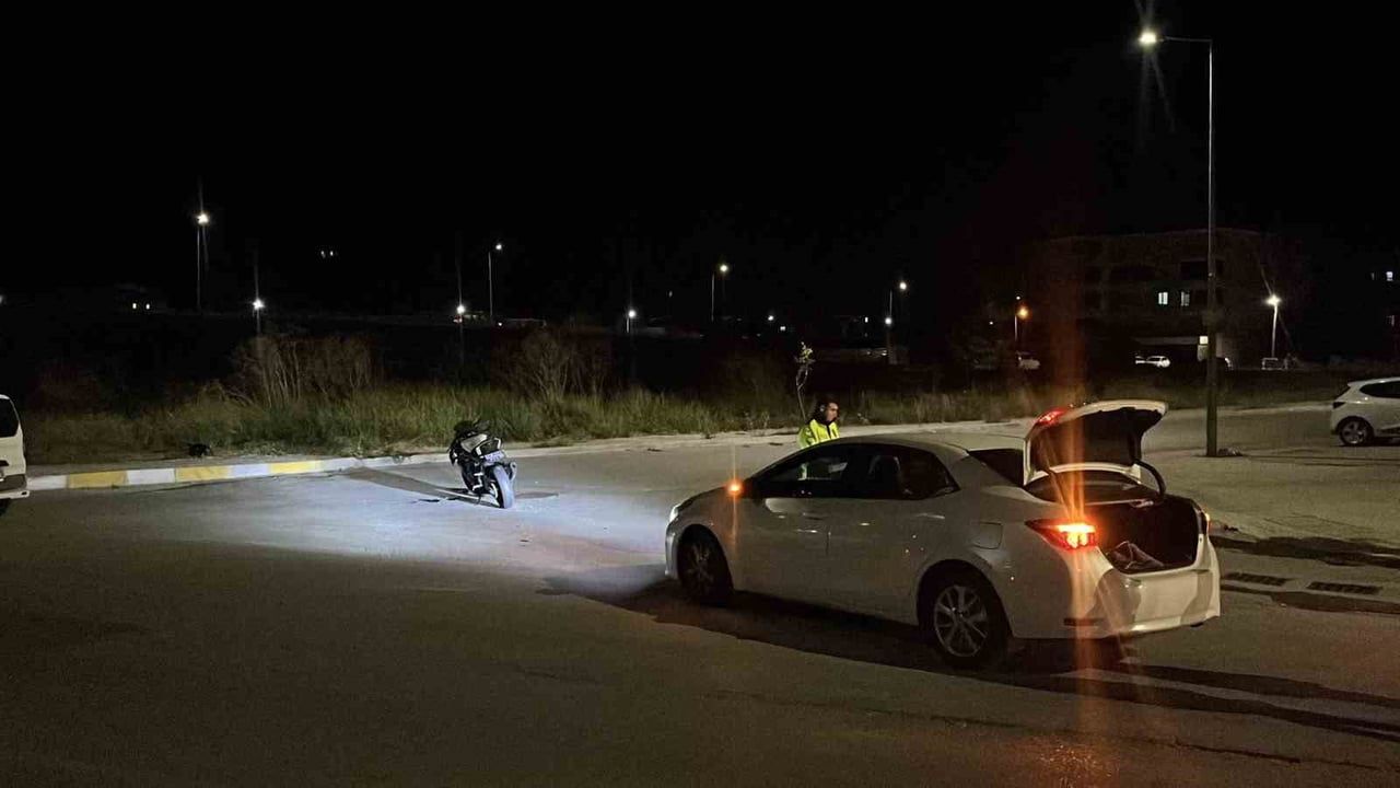ÇORUM’DA OTOMOBİL İLE MOTOSİKLETİN ÇARPIŞMASI SONUCU MEYDANA GELEN TRAFİK KAZASINDA 1 KİŞİ...