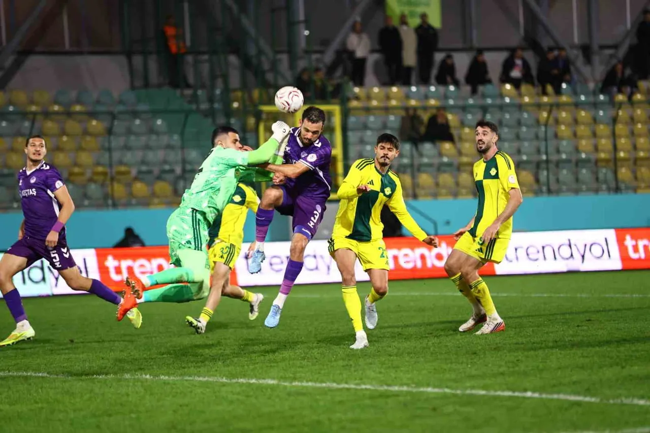 TRENDYOL 1. LİG'İN 13. HAFTASINDA ESENLER EROKSPOR, KONUK ETTİĞİ ANKARA KEÇİÖRENGÜCÜ'NÜ 3-2'LİK...