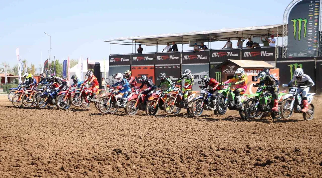 TÜRKİYE MOTOSİKLET FEDERASYONU BAŞKAN VEKİLİ OGÜN BAYSAN, AFYONKARAHİSAR'DA GERÇEKLEŞTİRİLEN MXGP...