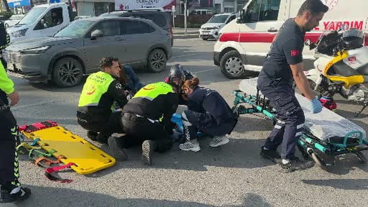 Samsun'da hafif ticari aracın çarptığı kadın yaralandı