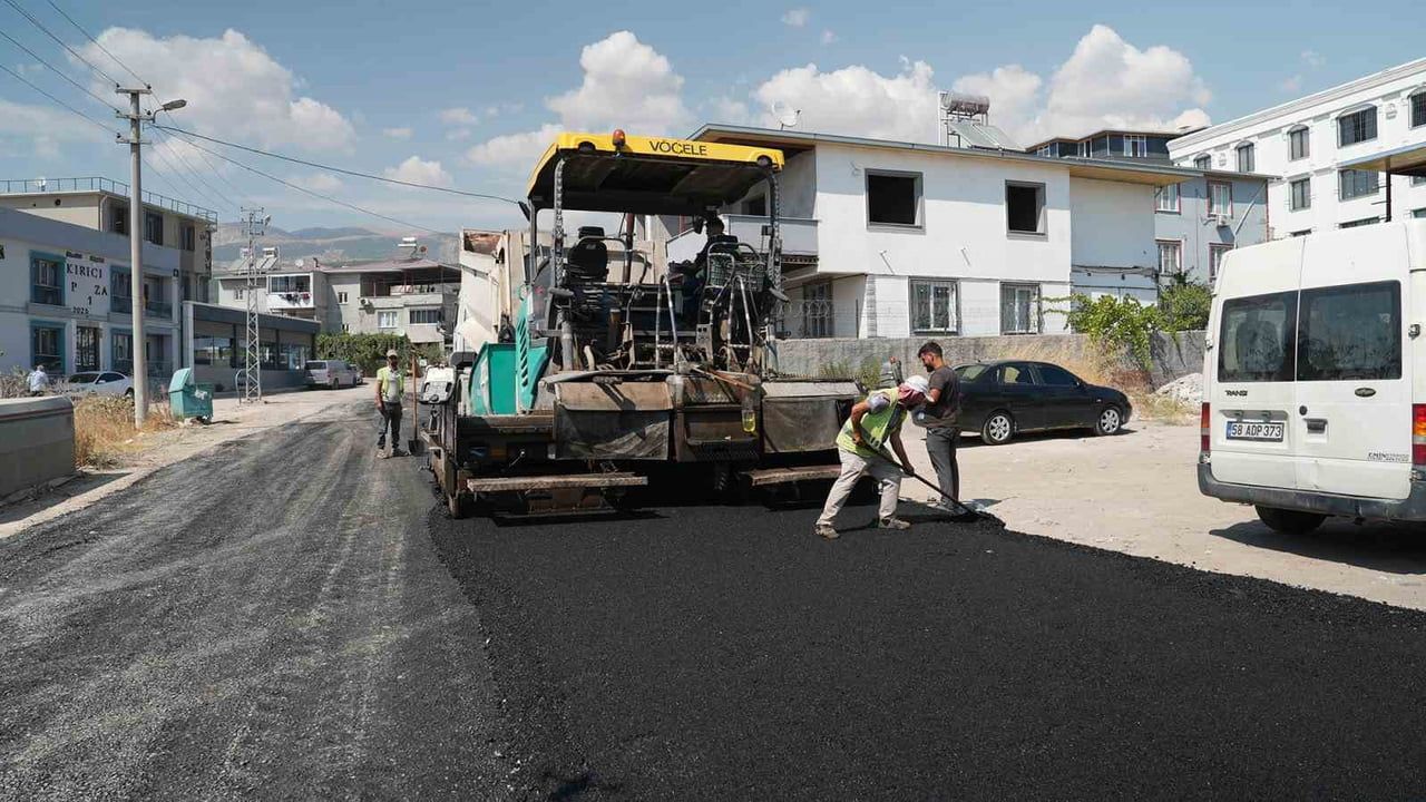 KAHRAMANMARAŞ BÜYÜKŞEHİR BELEDİYESİ, HAFTALIK ASFALT PROGRAMI KAPSAMINDA 24-30 AĞUSTOS TARİHLERİ...