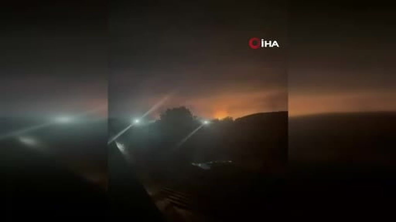 Ukraya ordusunun Rusya'da Afipsky petrol rafinerisine insansız hava aracı ile gerçekleştirdiği...