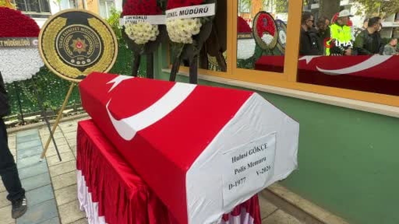 Kanser nedeniyle hayatını kaybeden polis memuru, memleketinde son yolculuğuna uğurlandı