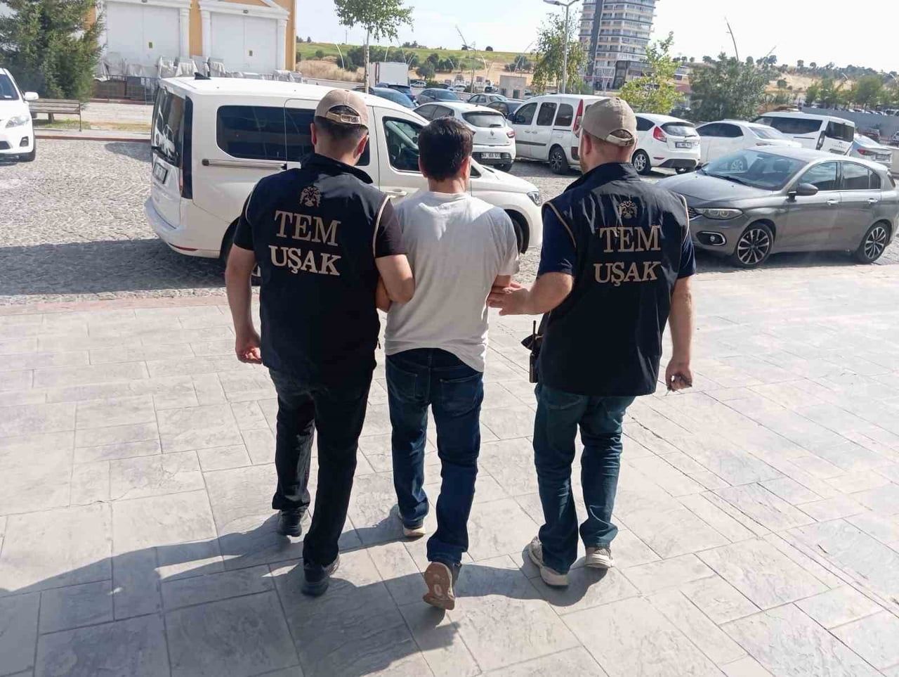 UŞAK’TA FETÖ/PDY ÜYELİĞİNDEN 6 YIL 10 AY 15 GÜN KESİNLEŞMİŞ HAPİS CEZASI BULUNAN ŞAHIS...
