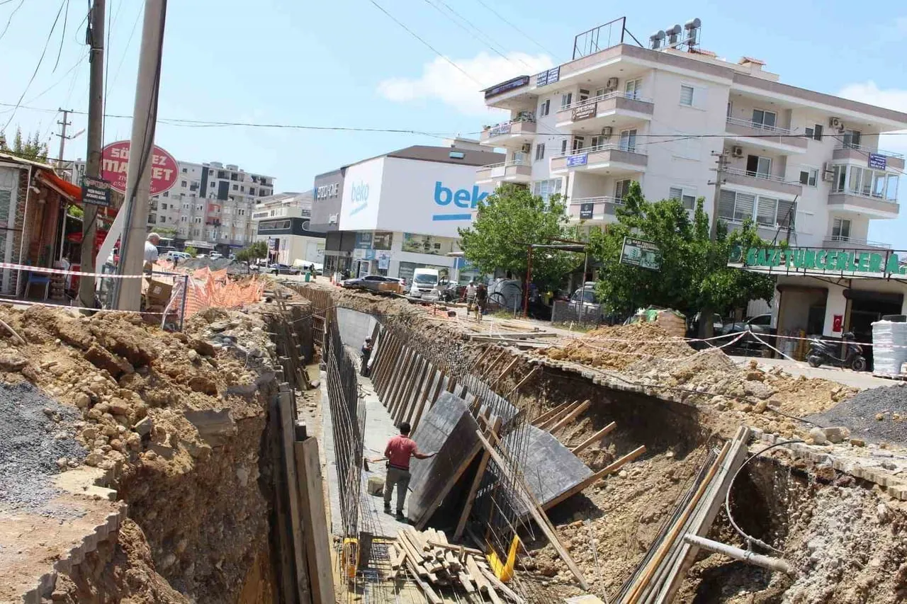 ASAT GENEL MÜDÜRLÜĞÜ, KENT GENELİNDE YAĞMUR SUYU ALTYAPISINI GÜÇLENDİRMEK VE YAĞIŞLAR SONRASINDA...