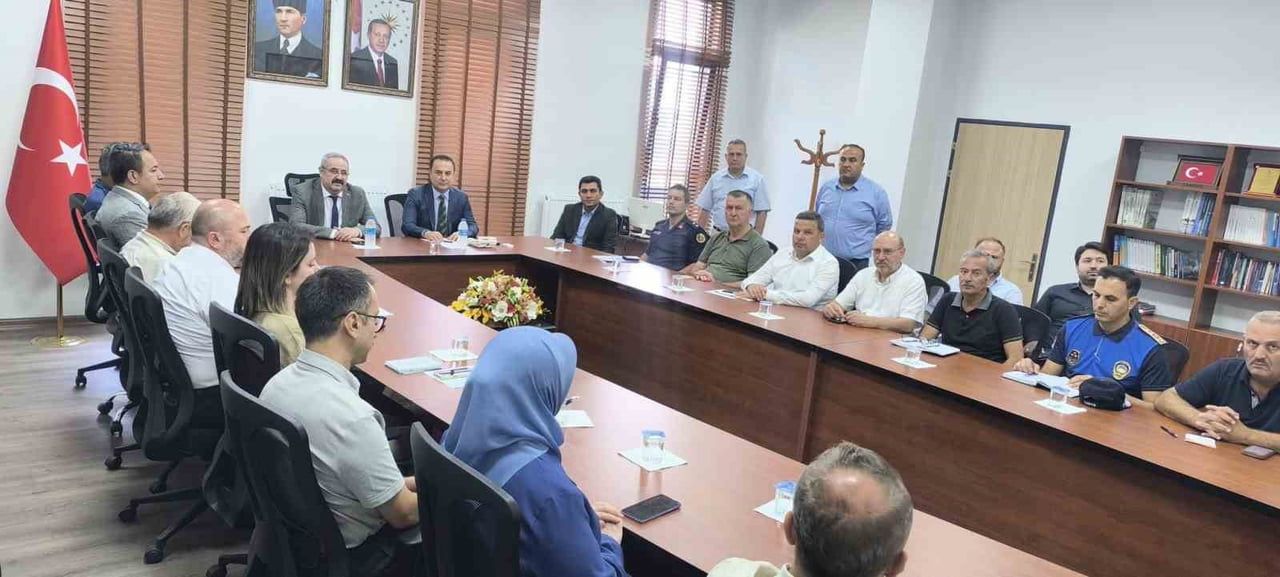 SAMSUN'UN ÇARŞAMBA İLÇESİNDE MEVSİMLİK TARIM İŞÇİLERİNİN KOŞULLARI METİP TOPLANTISINDA ELE...