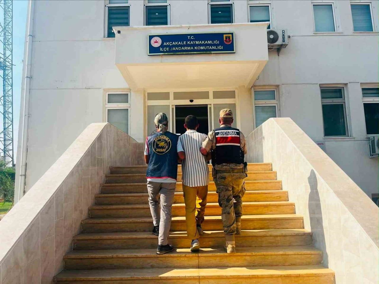 ŞANLIURFA'DA 6 YIL HAPİS CEZASIYLA ARANAN HÜKÜMLÜ YAKALANDI