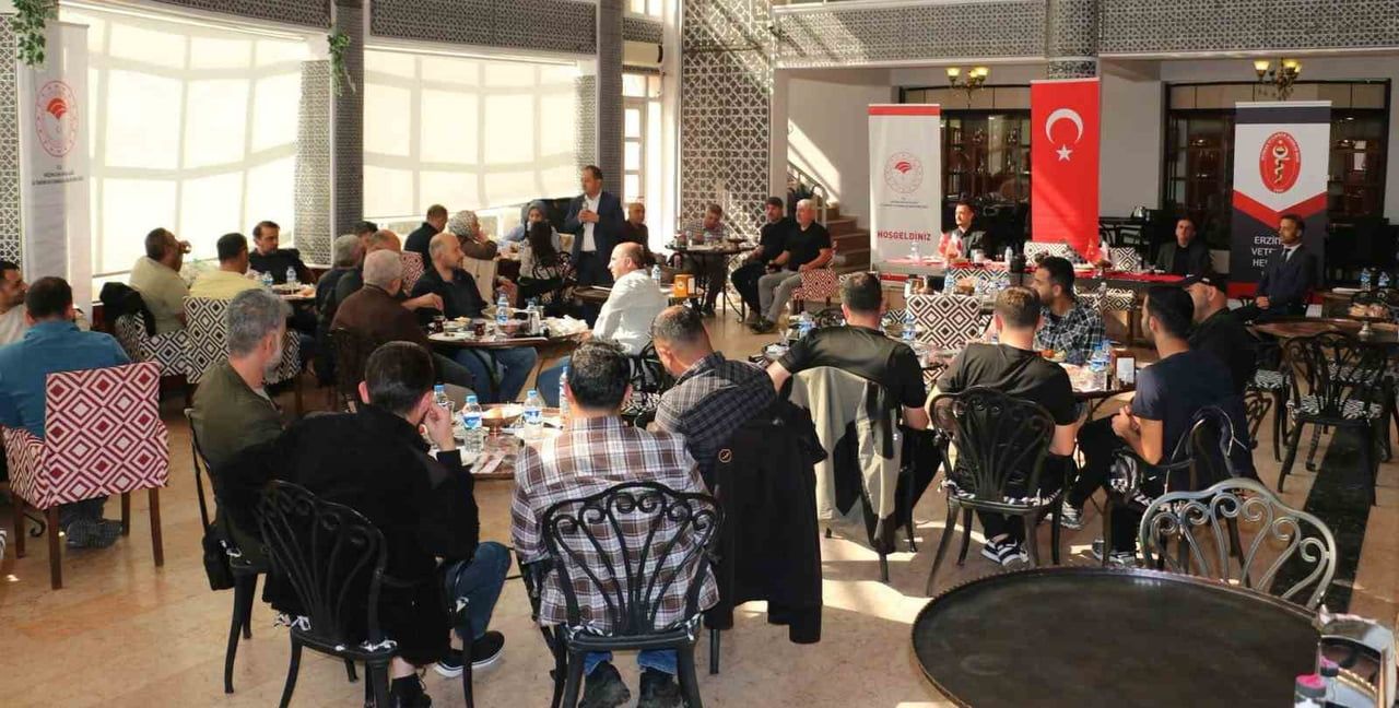 ERZİNCAN’DA VETERİNER HEKİMLERLE İSTİŞARE TOPLANTISI DÜZENLENDİ