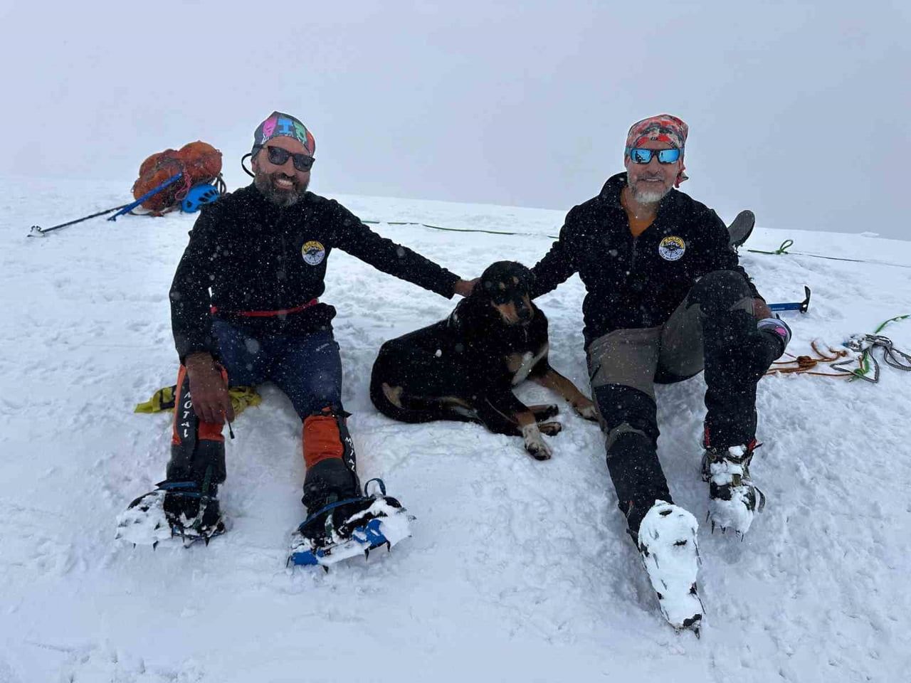 RİZE’DEKİ VERÇENİK DAĞI ZİRVESİNİN HEMEN ARDINDAN GÜRCİSTAN’A GEÇEN ROTA DOĞA SPOR KULÜBÜ...