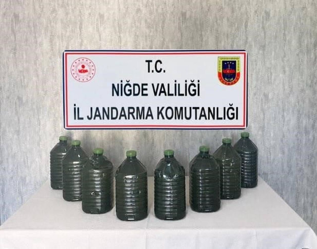 NİĞDE’DE 40 LİTRE ETİL ALKOL ELE GEÇİRİLDİ