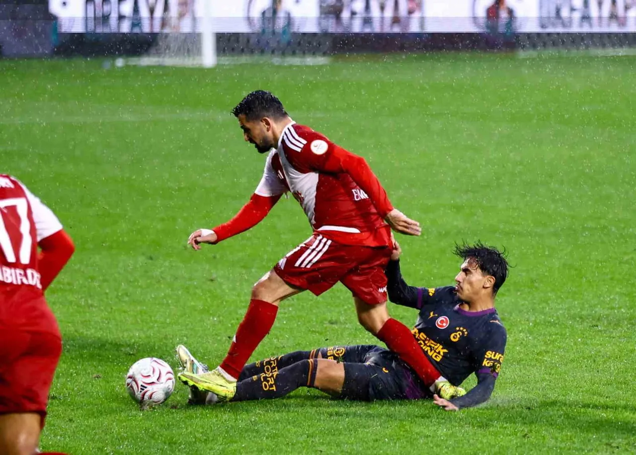 GALATASARAY, TRENDYOL 1. LİG EKİPLERİNDEN PENDİKSPOR İLE OYNADIĞI HAZIRLIK MAÇINDA 3-3 BERABERE...