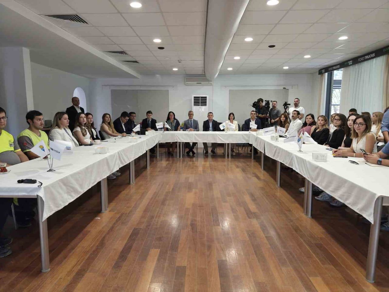 FORD OTOSAN VE TOHUM OTİZM VAKFI'NIN ÖNCÜ DESTEKLİ İSTİHDAM MODELİ ESKİŞEHİR'DE İŞ DÜNYASIYLA...