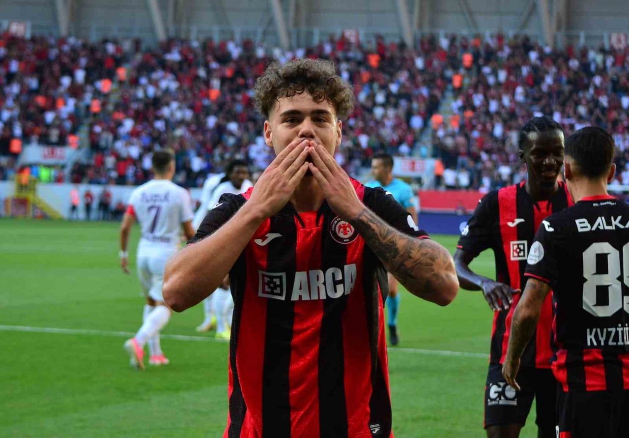 TRENDYOL SÜPER LİG'İN 4. HAFTASINDA ÇORUMFK, SAHASINDA EYÜPSPOR İLE KARŞI KARŞIYA GELİYOR....