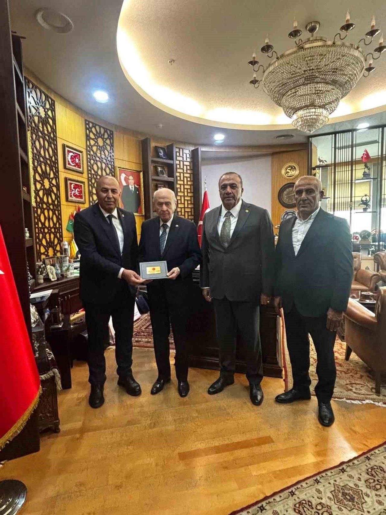 ALACA BELEDİYE BAŞKANI ŞERİF ARSLAN, MHP GENEL BAŞKANI DEVLET BAHÇELİ VE PARTİ KURMAYLARINI 16-19...