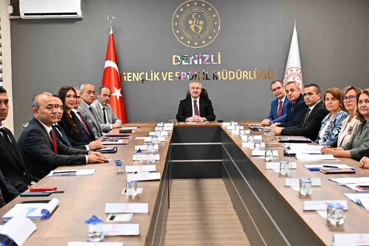DENİZLİ VALİSİ YAVUZ SELİM KÖŞGER, 2026-2027 AKADEMİK YILI HAZIRLIKLARI DEVAM EDERKEN ÖĞRENCİ...