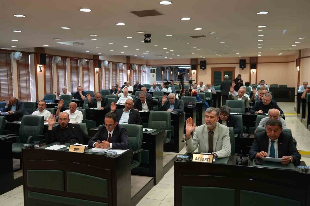 SAMSUN BÜYÜKŞEHİR BELEDİYE (SBB) MECLİSİ’NDE 4,5 AYDIR MAAŞLARI ÖDENMEYEN ATAKUM BELEDİYE...