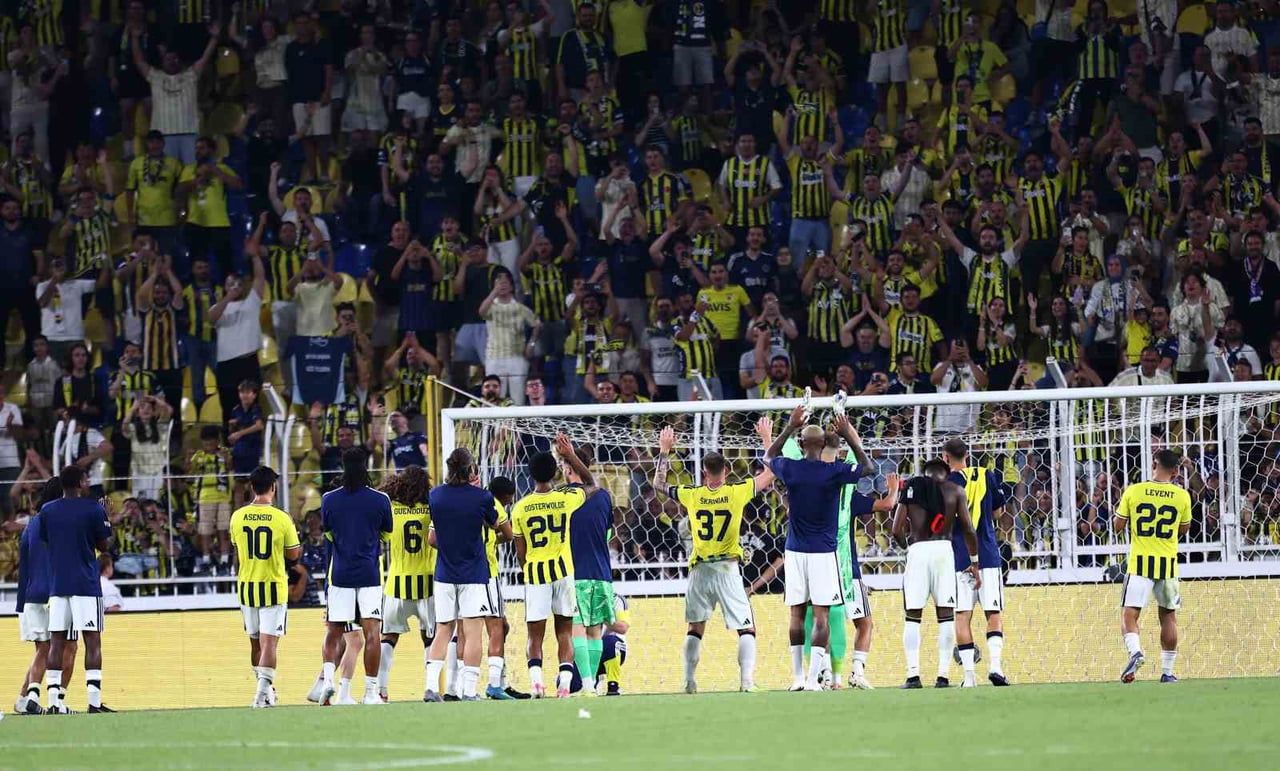 FENERBAHÇE, UEFA ŞAMPİYONLAR LİGİ 2. ELEME TURU İLK MAÇINDA GORNİK ZABRZE'Yİ 1-0 MAĞLUP ETTİ VE...