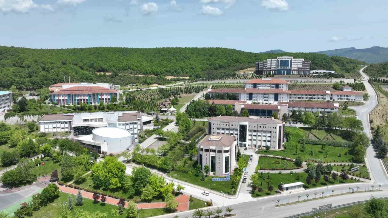 DÜZCE ÜNİVERSİTESİ, 27-29 TEMMUZ 2026 TARİHLERİ ARASINDA DÜZENLEYECEĞİ TANITIM GÜNLERİ İLE TERCİH...