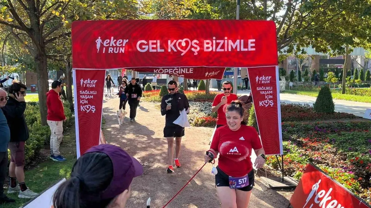 Bursa'daki Eker I Run etkinliğinde patili dostlarla koşuldu