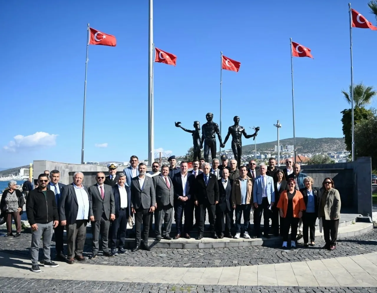 AYDIN'IN KUŞADASI İLÇESİNDE ‘MUHTARLAR GÜNÜ’ DÜZENLENEN TÖRENLE KUTLANDI. ATATÜRK ANITI’NDA...