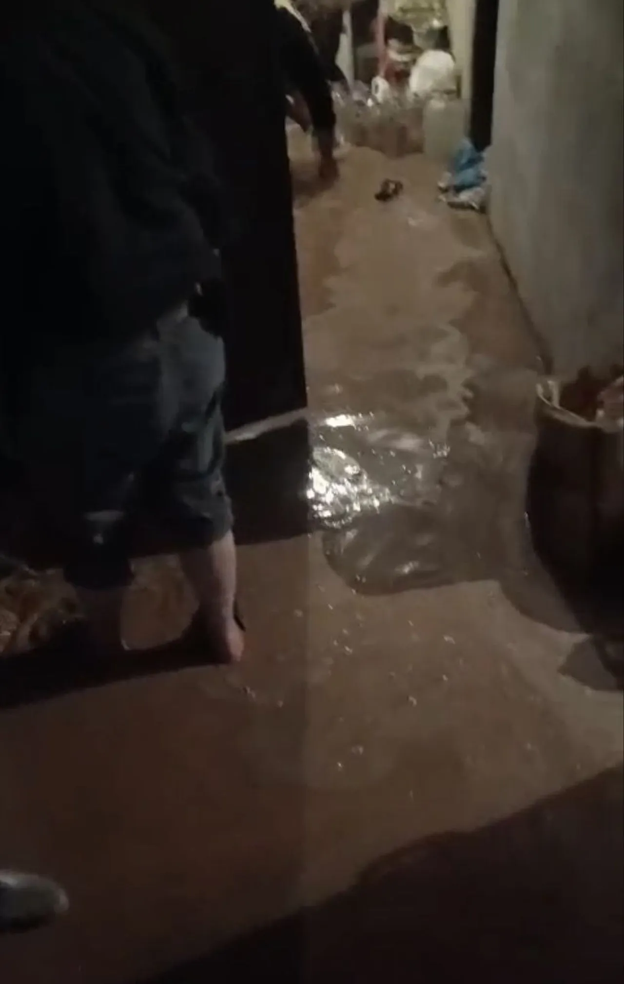 BATMAN'IN GERCÜŞ İLÇESİNE BAĞLI POYRAZ KÖYÜNDE ETKİLİ OLAN SAĞANAK YAĞIŞ SELE NEDEN OLDU. ANİDEN...