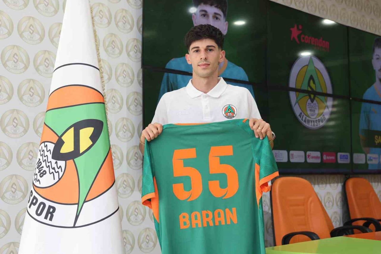 KAYSERİSPOR'UN MİLLİ OYUNCUSU BARAN ALİ GEZEK, ALANYASPOR’A TRANSFER OLDU.