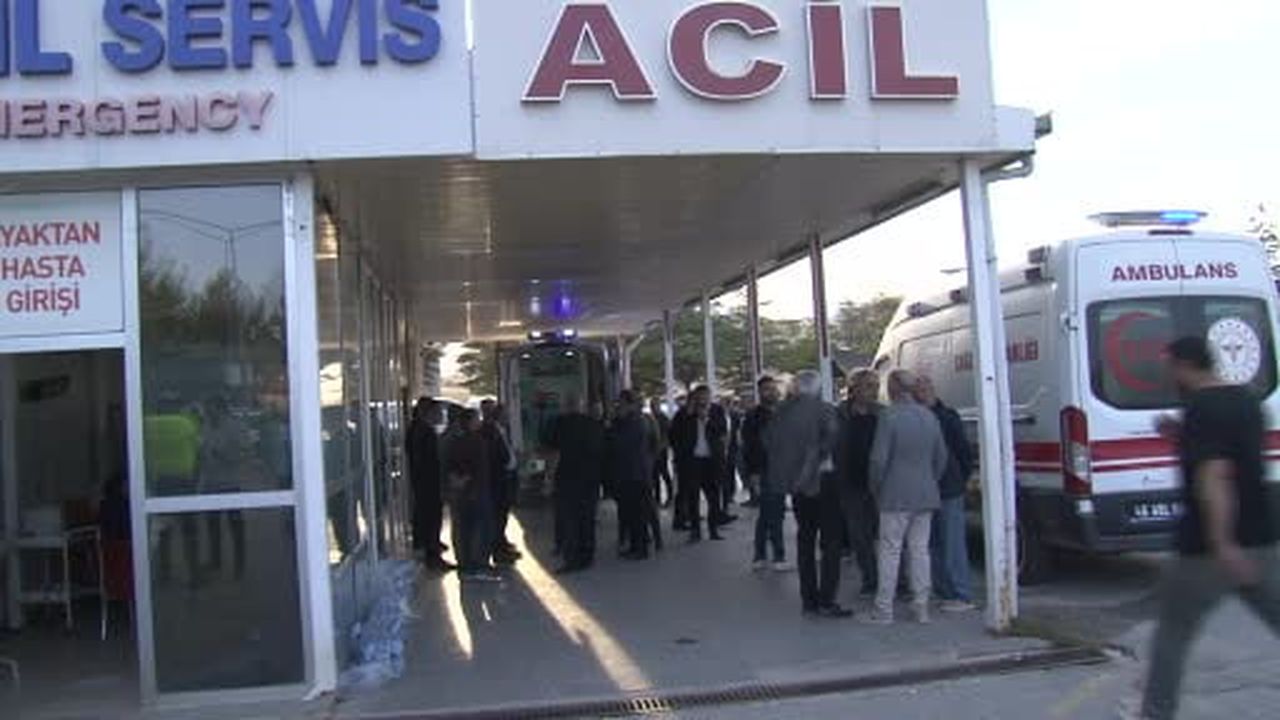 MHP'li milletvekili ve il başkanının konvoyunda kaza: 1 ölü, 4 yaralı