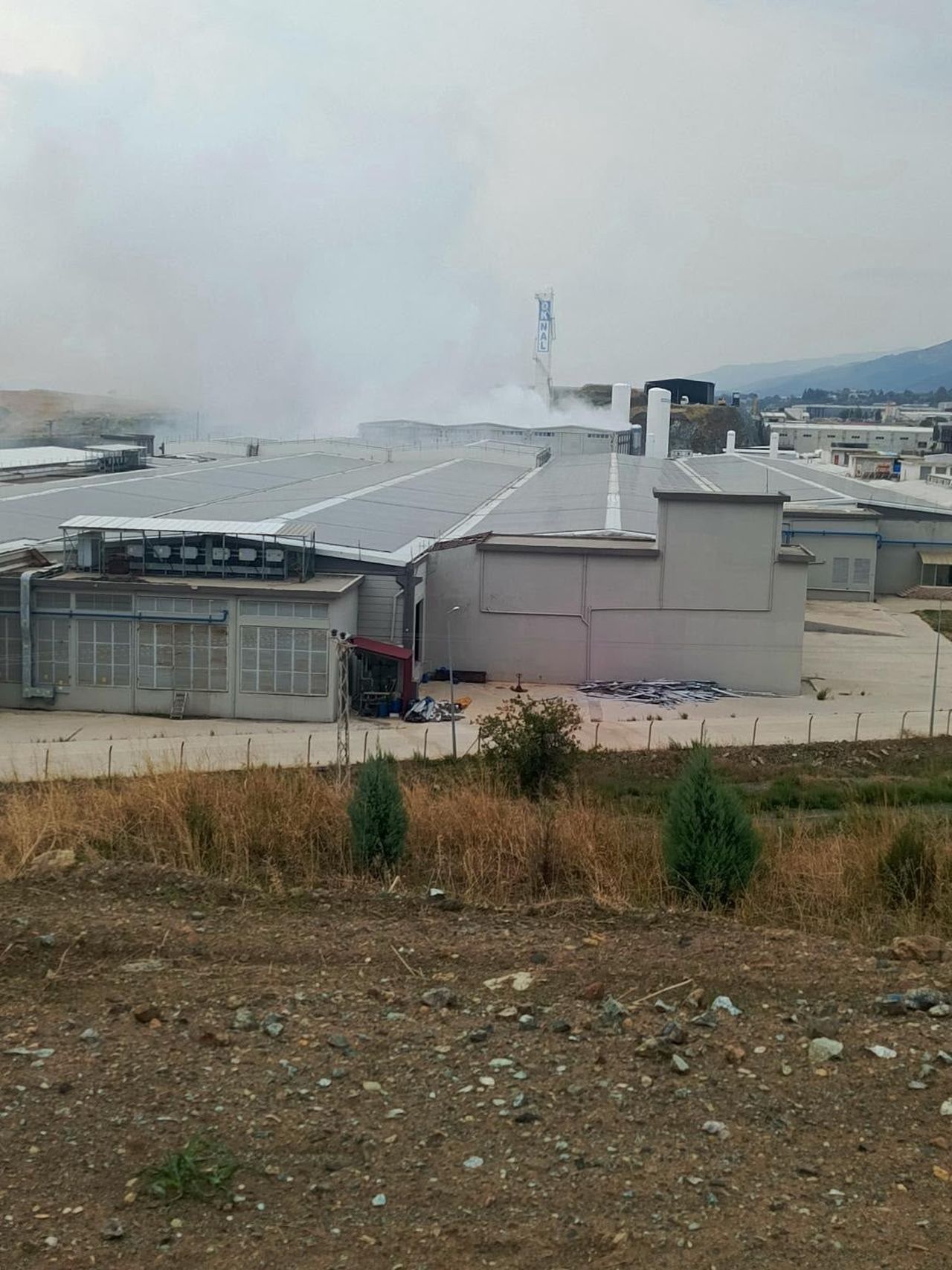 KAHRAMANMARAŞ’TA OKSİJEN GAZI DOLUM TESİSİNDEKİ OKSİJEN TANKI PATLADI. ÇEVREYİ BEYAZ DUMAN...