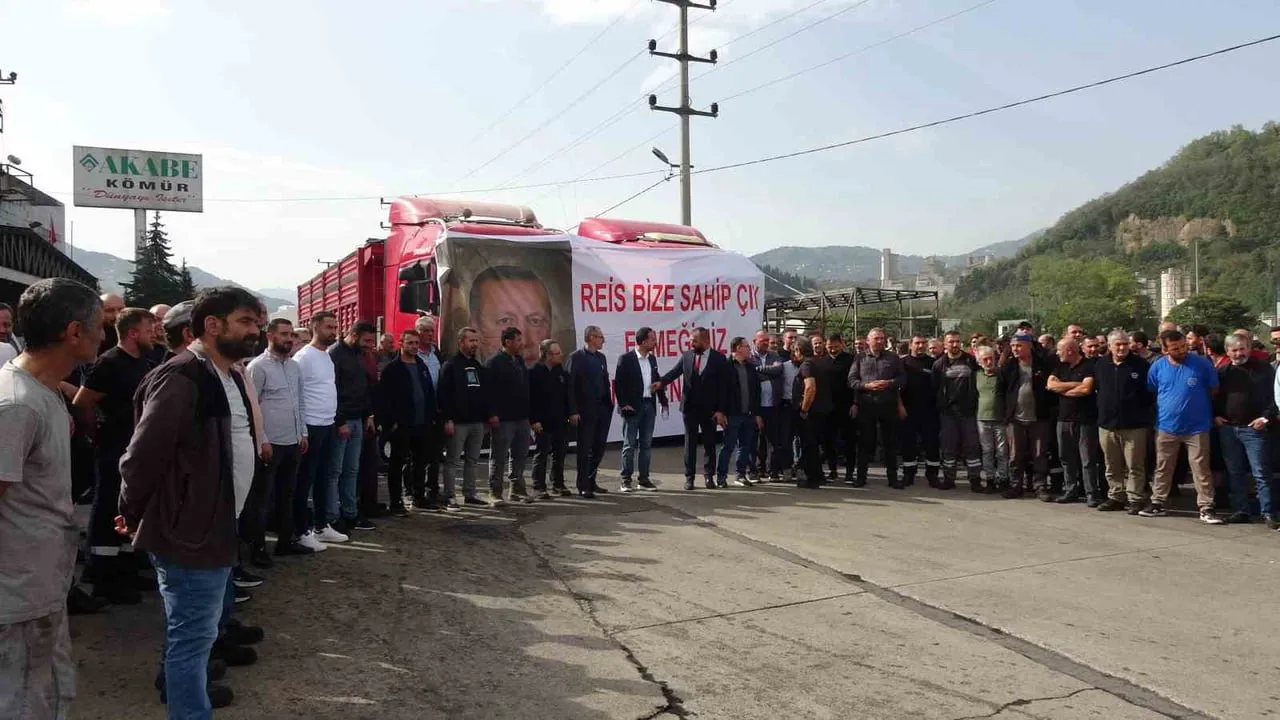 TRABZON’DA LİMANDAN KÖMÜR SEVKİYATI YAPAN FİRMALARIN, DEPOLAMA ALANI OLARAK KULLANILAN ORTAHİSAR...
