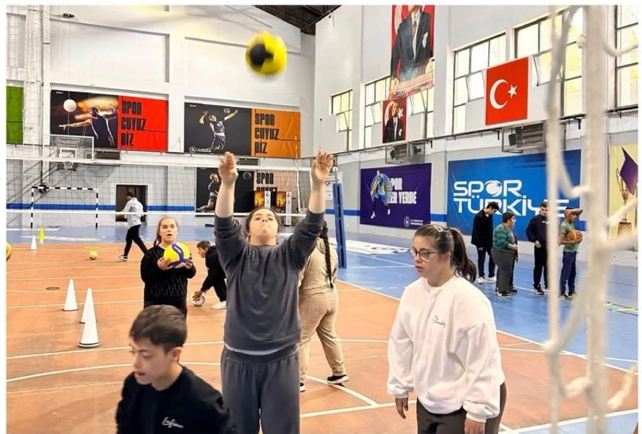 ŞIRNAK GENÇLİK VE SPOR İL MÜDÜRLÜĞÜ TARAFINDAN DÜZENLENEN ETKİNLİKTE BİR ARAYA GELEN ÖZEL...