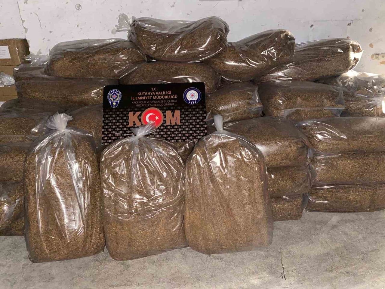 ARAMALARDA 1 TON 716 KİLOGRAM KIYILMIŞ TÜTÜN (41 ÇUVAL) İLE 10 PAKET KAÇAK ELEKTRONİK SİGARA KİTİ...