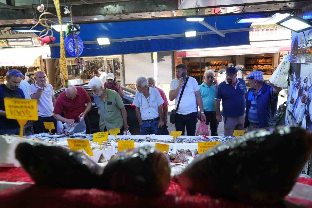 KARADENİZ’İN BALIK AMBARI SAMSUN’DA İLK GÜN 150 TL’DEN SATILAN 400 GRAMDAN BAŞLAYAN PALAMUTLARIN...