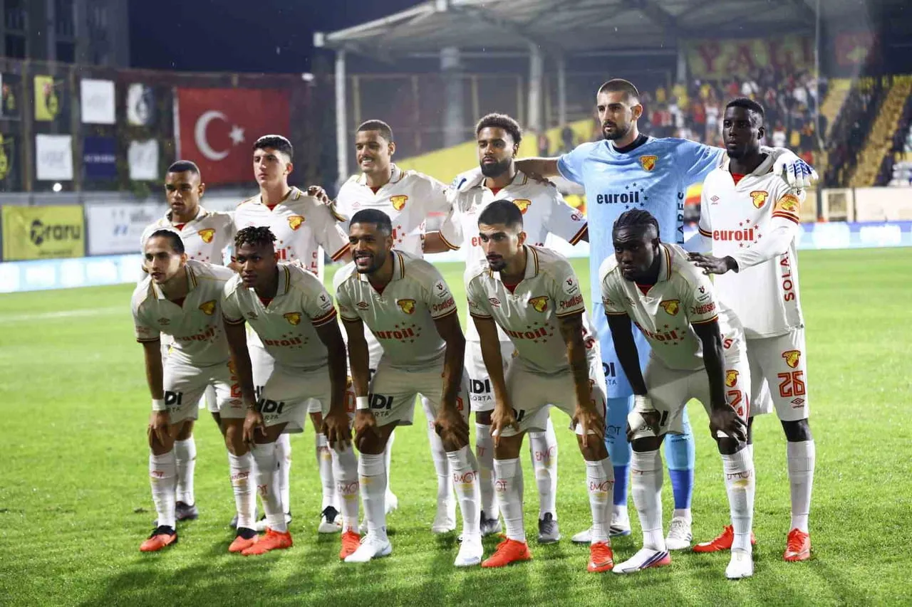 TRENDYOL SÜPER LİG'İN 7. HAFTASINDA EYÜPSPOR, ESENYURT NECMİ KADIOĞLU STADYUMU'NDA GÖZTEPE'Yİ...