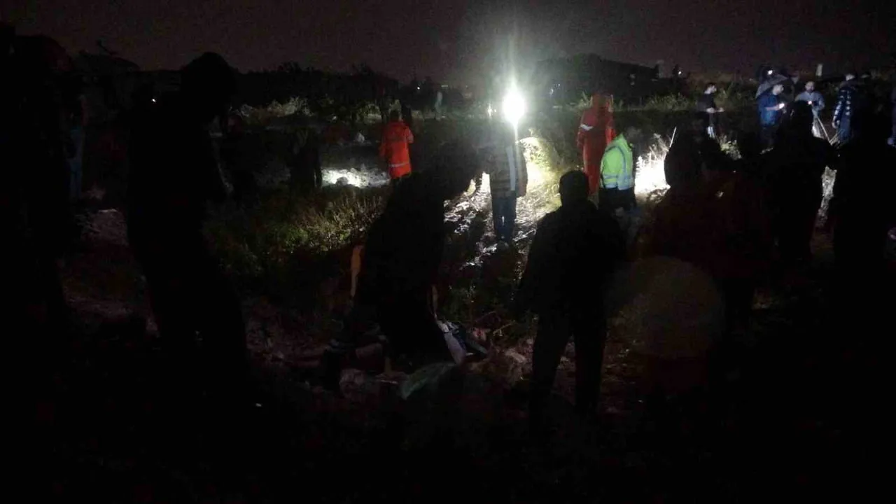 ANTALYA'DA HORTUMUN VURDUĞU 2 KONTEYNERDEKİ İŞÇİLERDEN 5'İ HAYATINI KAYBETTİ, 1 İŞÇİ...