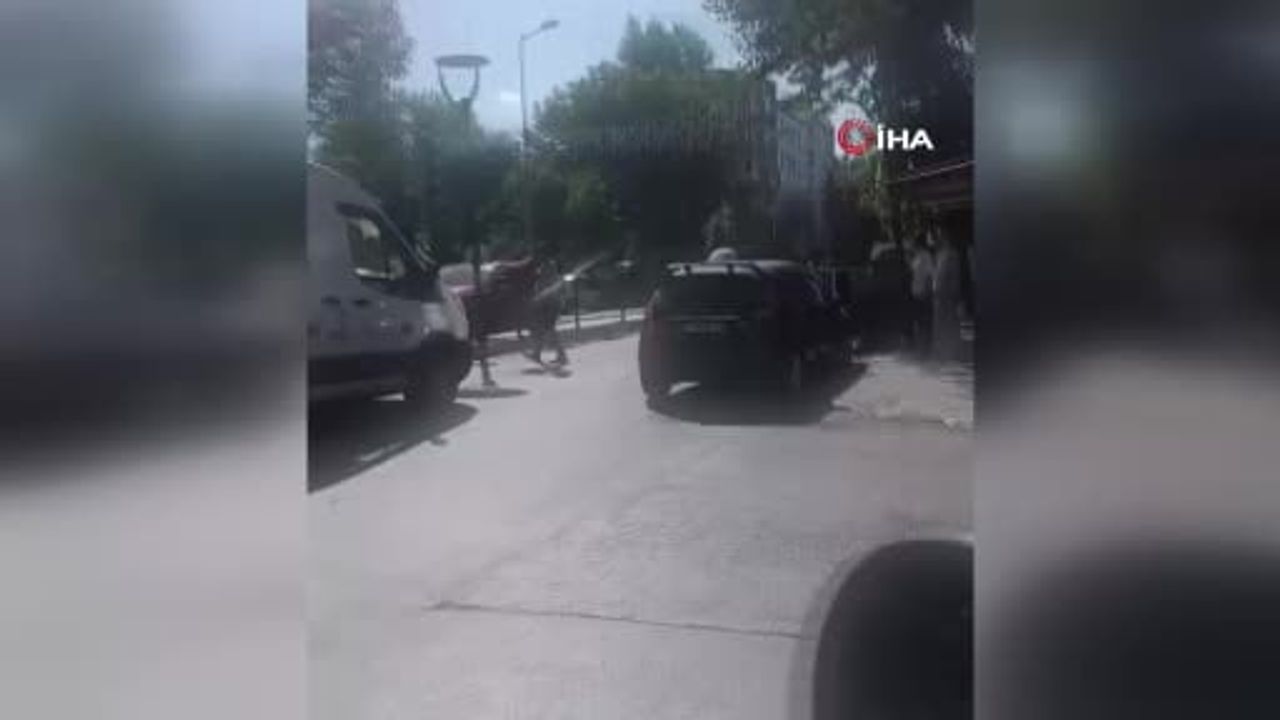 Bayrampaşa’da ‘laf atma’ tartışmasında silahlar konuştu: Tarafları ayırmak isteyen esnaf...