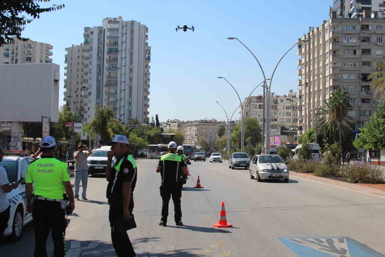 ADANA’DA TRAFİK KURALLARINA UYMAYAN 175 SÜRÜCÜYE TOPLAM 901 BİN TL PARA CEZASI UYGULANDI.